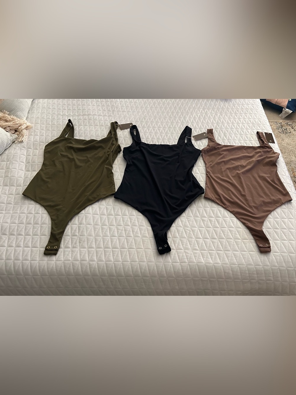“NWT” 3/$40 INLYRIC BODYSUITS